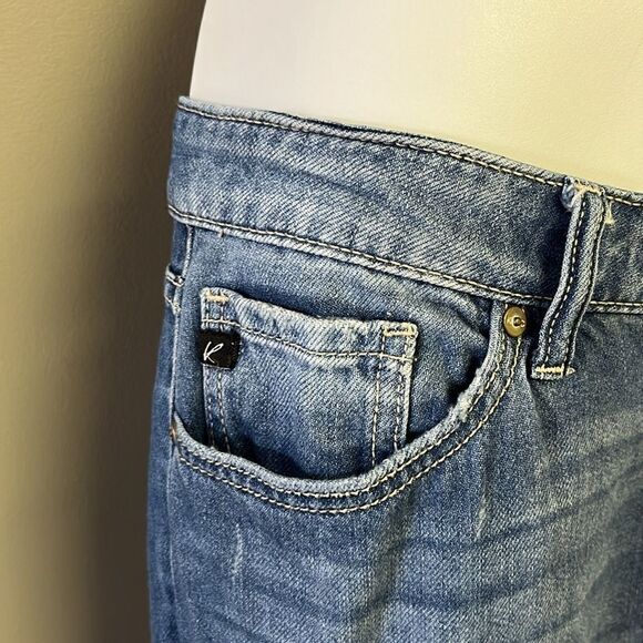 KanCan Medium Blue Very Distressed Faded Straight Leg 5-Pocket Jeans- Size 9/28 - Picture 6 of 12